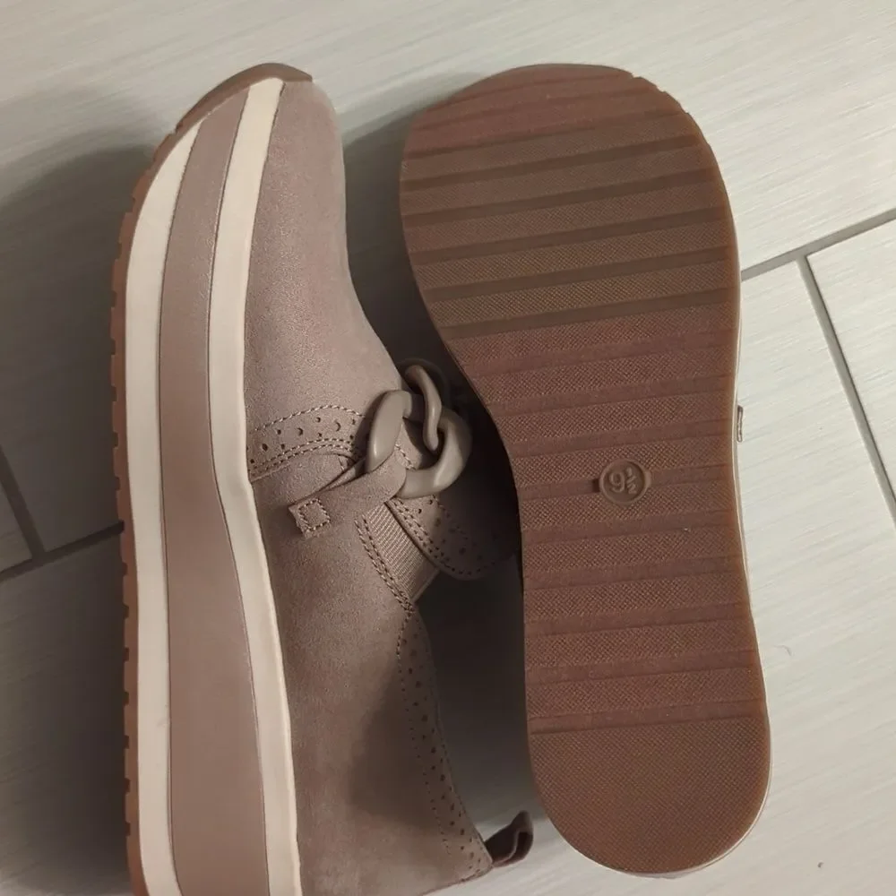 NWOT Madlove Tan Faux Leather Slip On Platforms - Picture 3 of 4